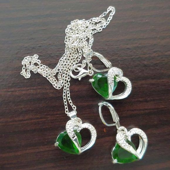Jewelry - AVENTURINE ~ 925 STAMPED STERLING SILVER